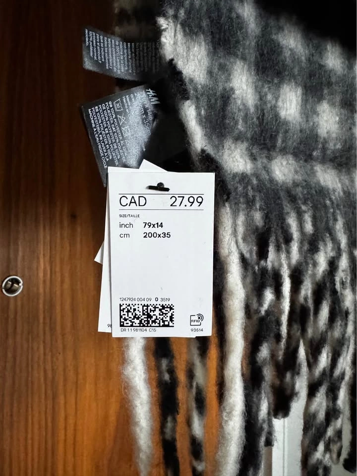 H&M Large Scarf - BNWT - photo 2