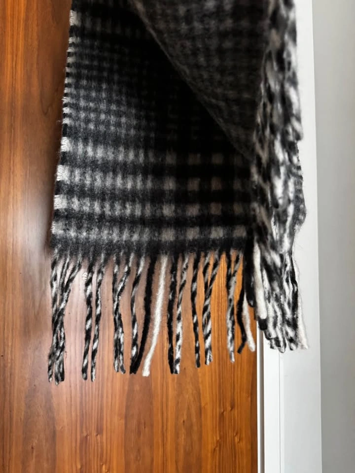 H&M Large Scarf - BNWT - photo 4