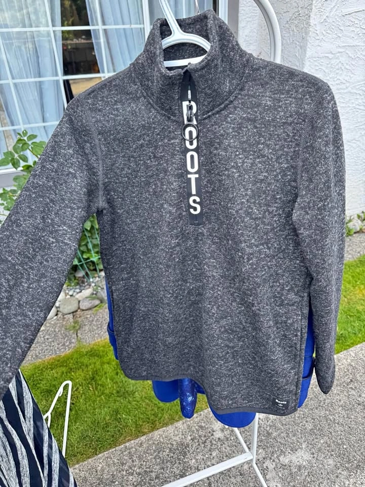 Women’s Roots 1/2 Zip Sweater - Size XS