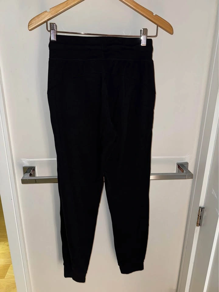 Lululemon Women’s Black Jogger - Size 4 - photo 4