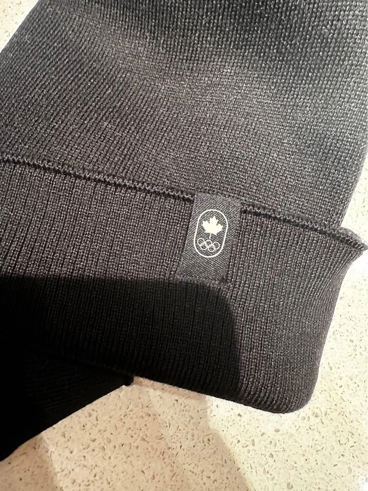 Wool-Blended Reversible Beanie *BNWT* - photo 4