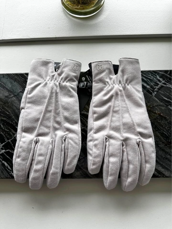 Lululemon City Keeper Gloves *BNWT* - Size S/M