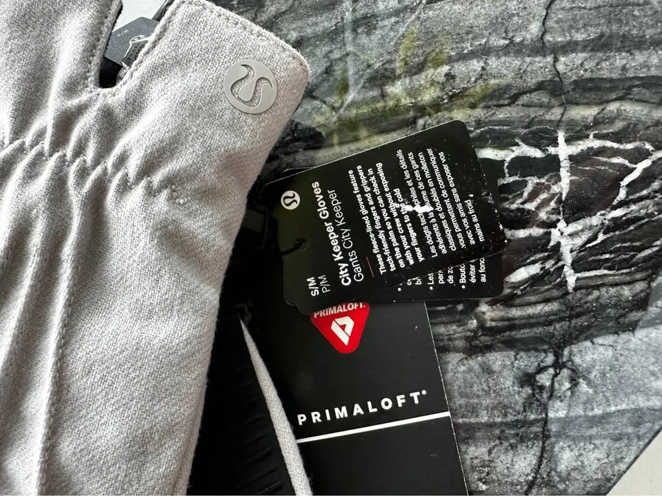Lululemon City Keeper Gloves *BNWT* - Size S/M - photo 3
