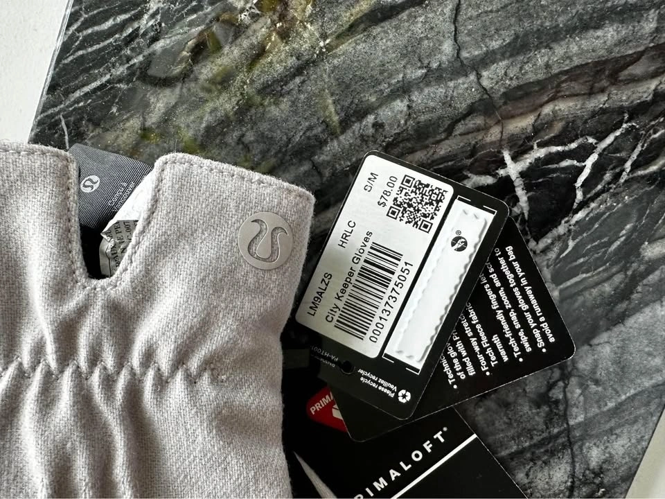 Lululemon City Keeper Gloves *BNWT* - Size S/M - photo 4