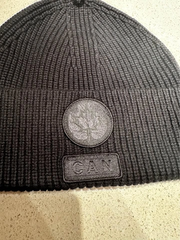 Ribbed Merino Wool-Blend Knit Beanie *BNWT* - photo 2