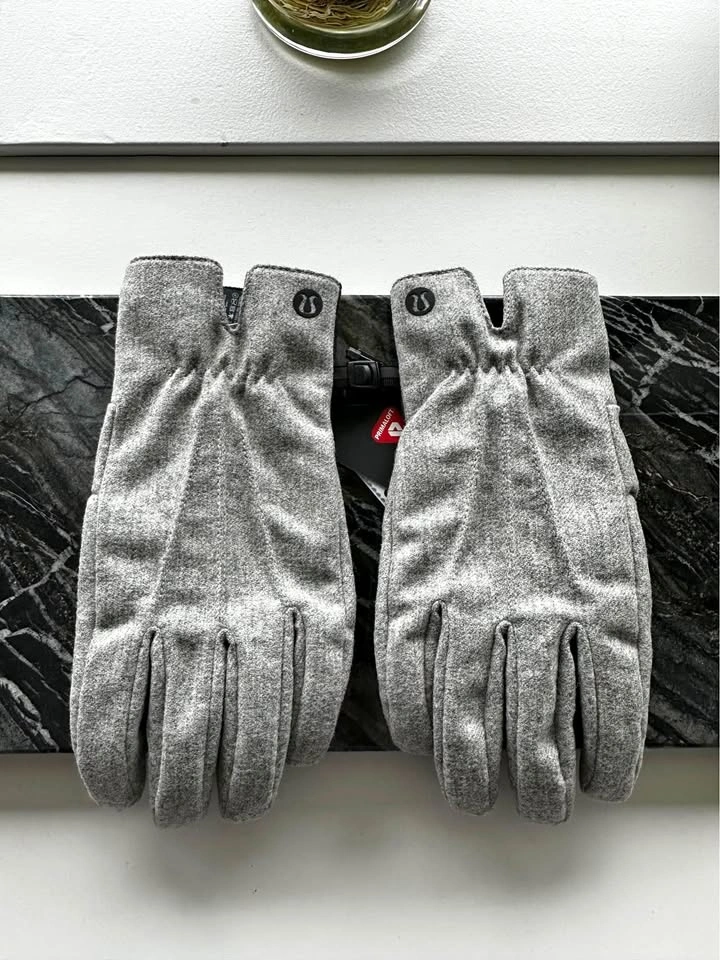 Lululemon City Keeper Gloves *BNWT* - Size S/M