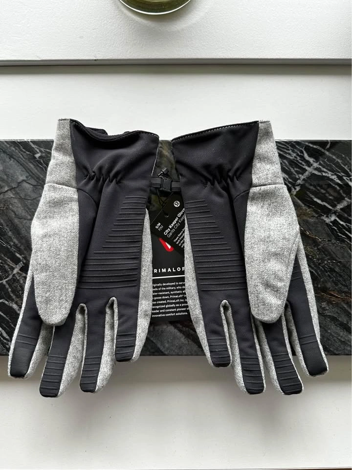 Lululemon City Keeper Gloves *BNWT* - Size S/M - photo 2