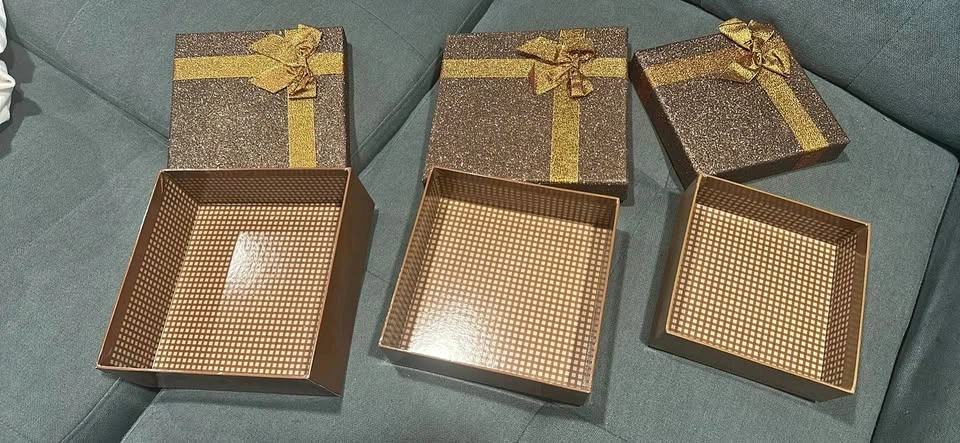 Set of 3 Glitter Christmas Gift Boxes – Gold & Bronze 🎁