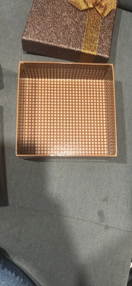 Set of 3 Glitter Christmas Gift Boxes – Gold & Bronze 🎁 - photo 2