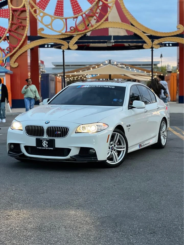 2013 BMW 5 Series 535i xDrive Sedan 4D - photo 3
