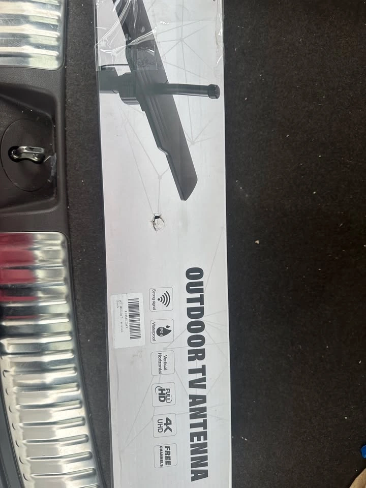 Outdoor TV Antenna with Amplifier - 4K UHD, New in Box - photo 2