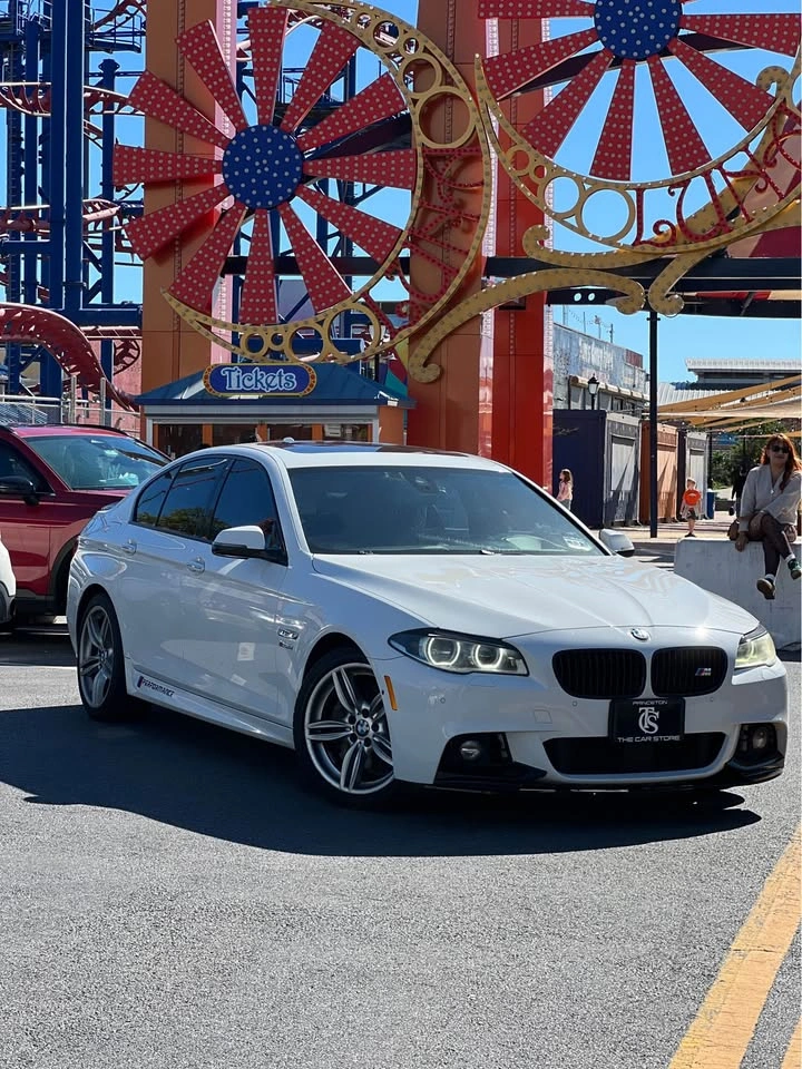 2015 BMW 5 Series 550i xDrive Sedan 4D - photo 3