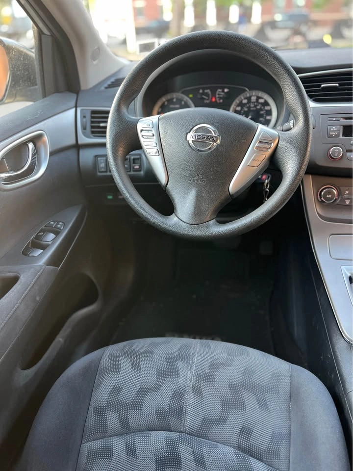 2013 Nissan Sentra · SV Sedan 4D - photo 5