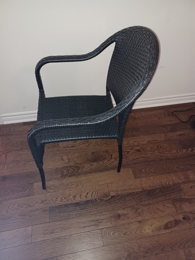 Black Wicker Chairs - photo 2