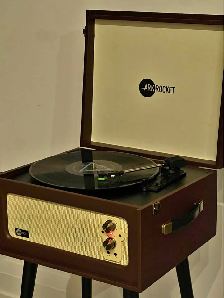 Arkrocket Turntable with Legs