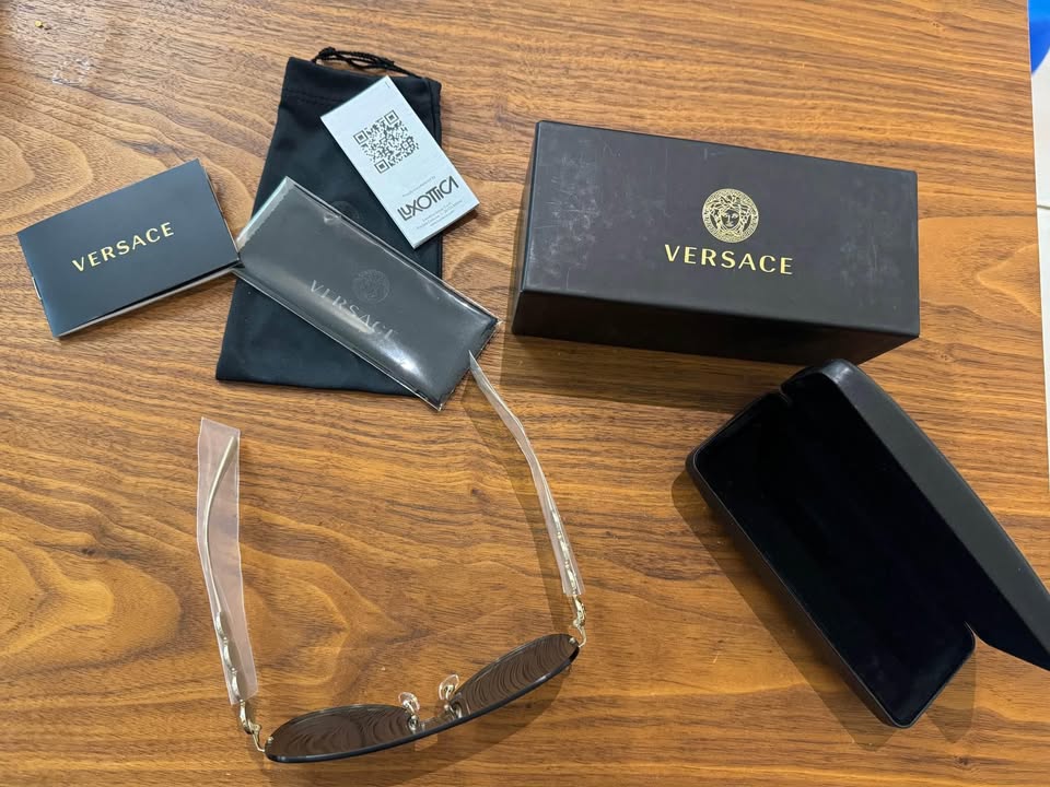 Versace Sunglasses - photo 2