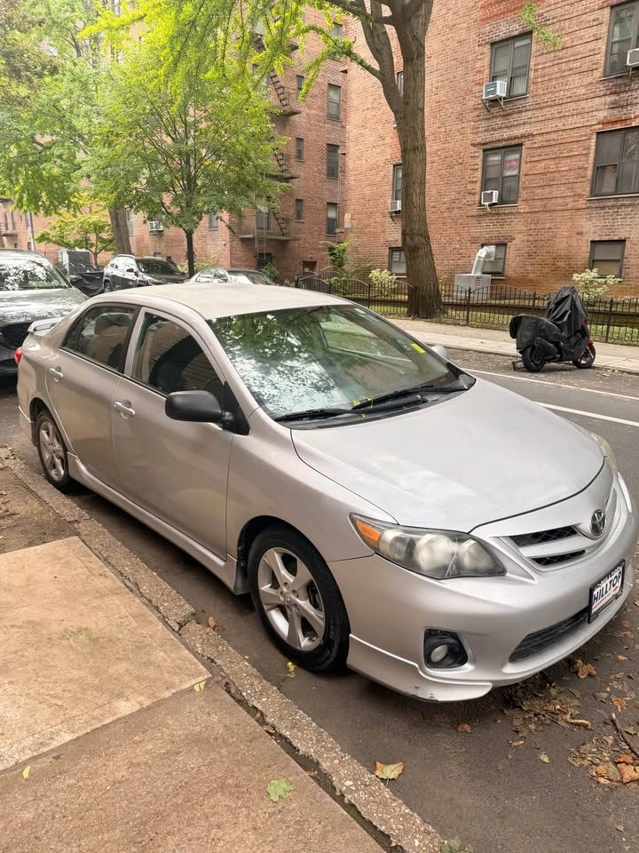 2011 Toyota Corolla S Sedan 4D - photo 3