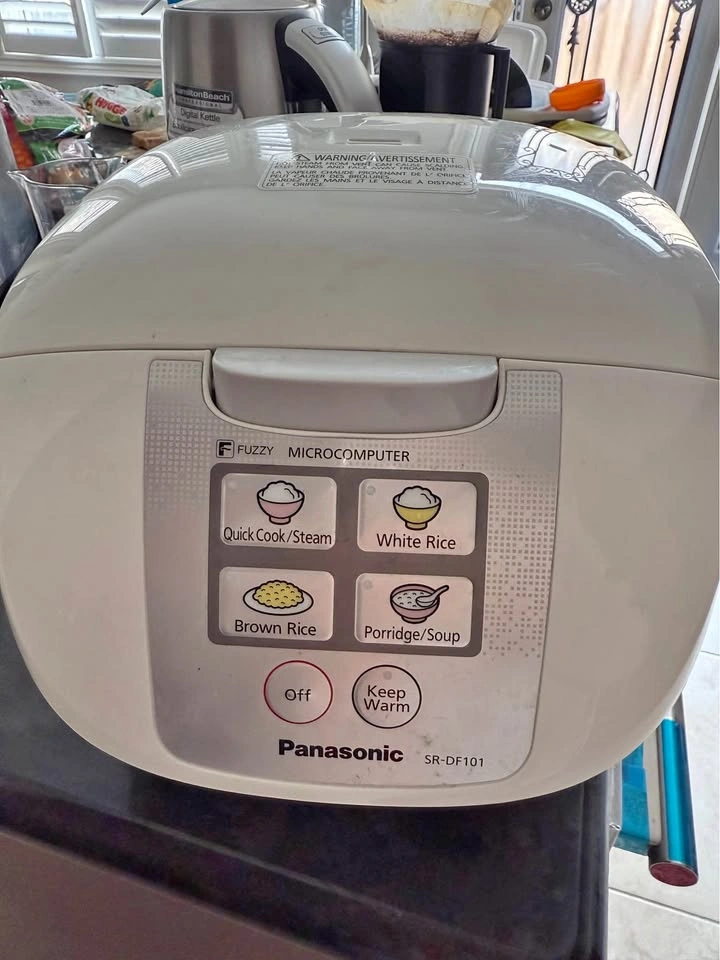 Panasonic SR-DF101 5-Cup Fuzzy Logic Rice Cooker