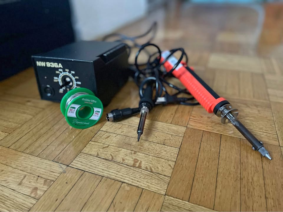Soldering Kit – Preciva 929D-V Electric Desoldering Iron