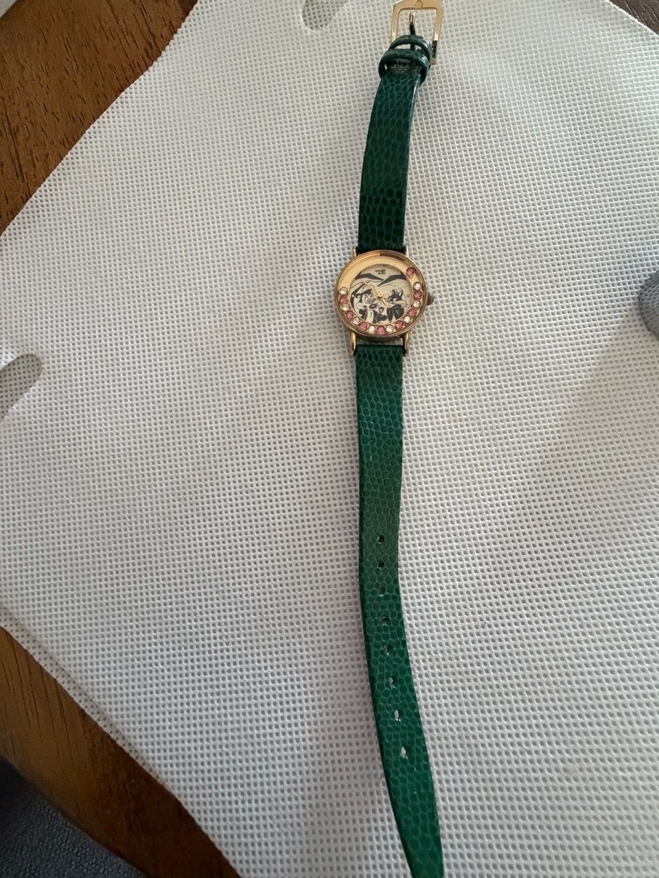 Looney Tunes Character Watch Green Leather Band - photo 2