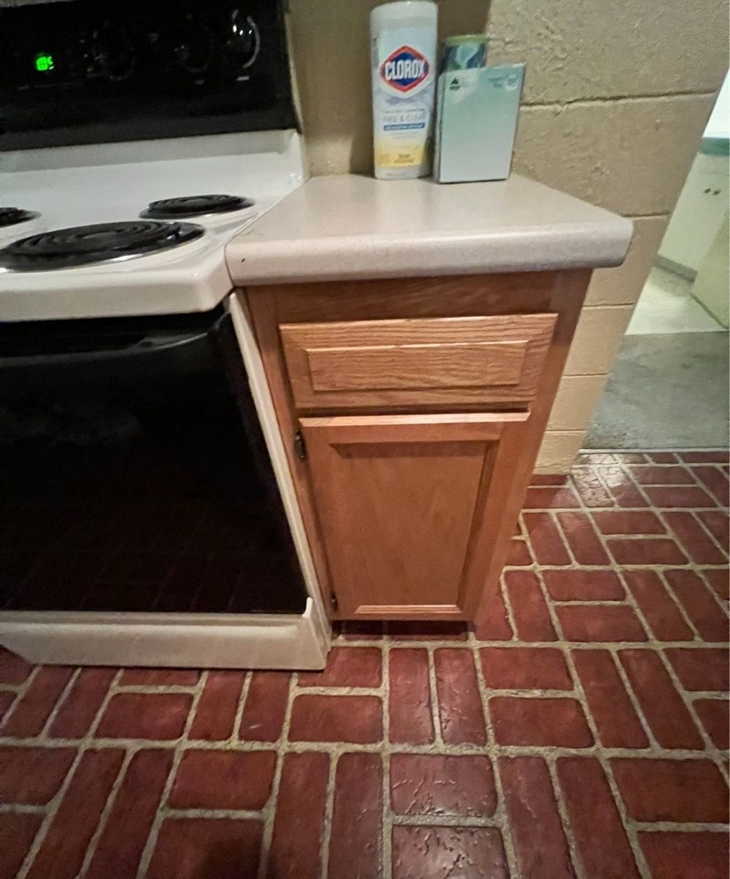 Kitchen cabinets with countertops - photo 2