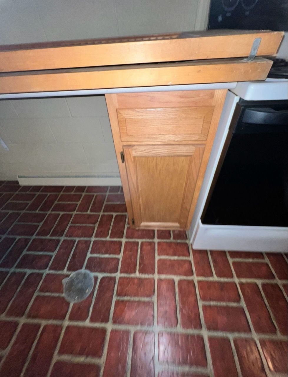Kitchen cabinets with countertops - photo 4