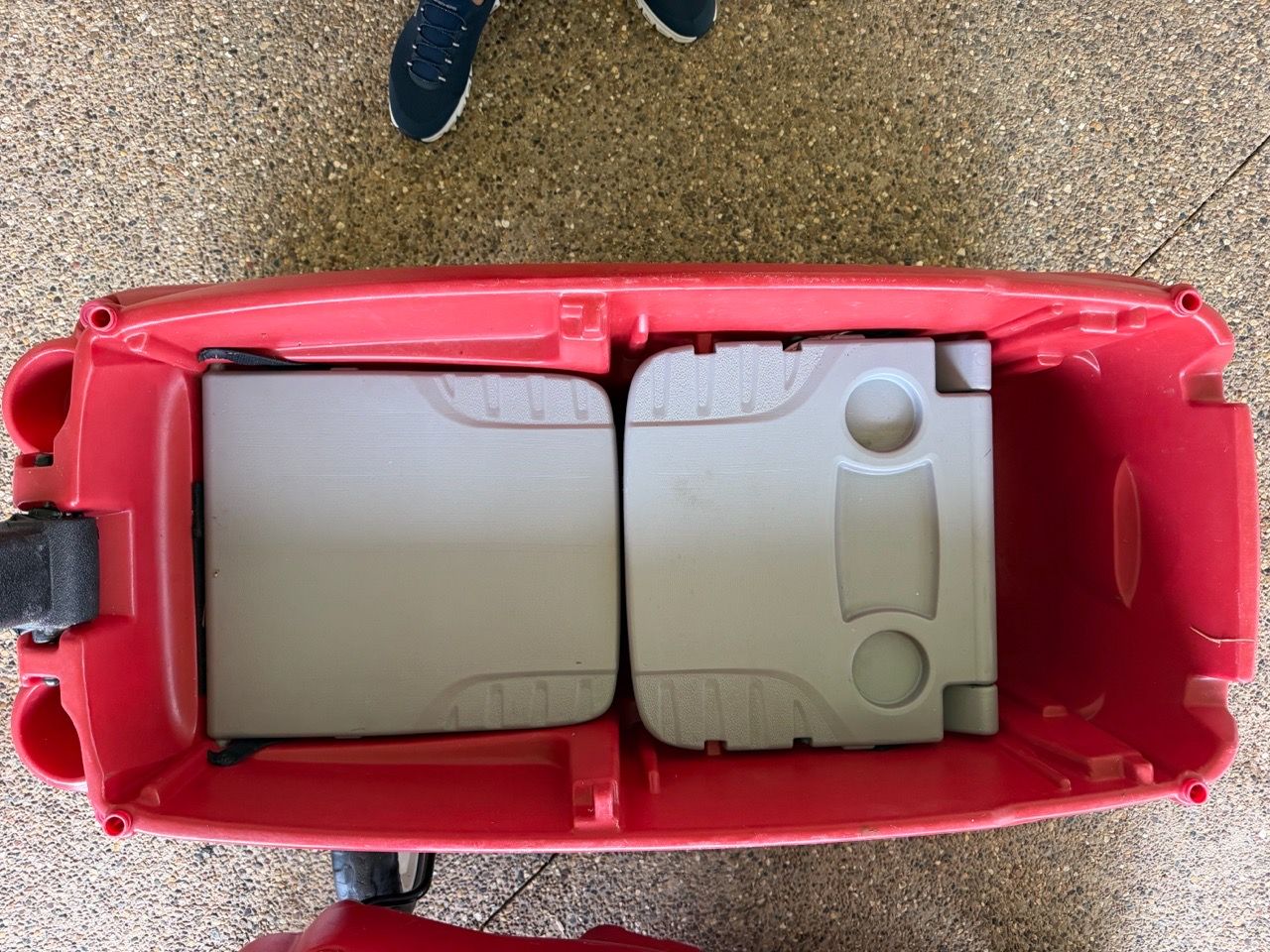 Radio Flyer Red Plastic Kids Wagon - photo 3