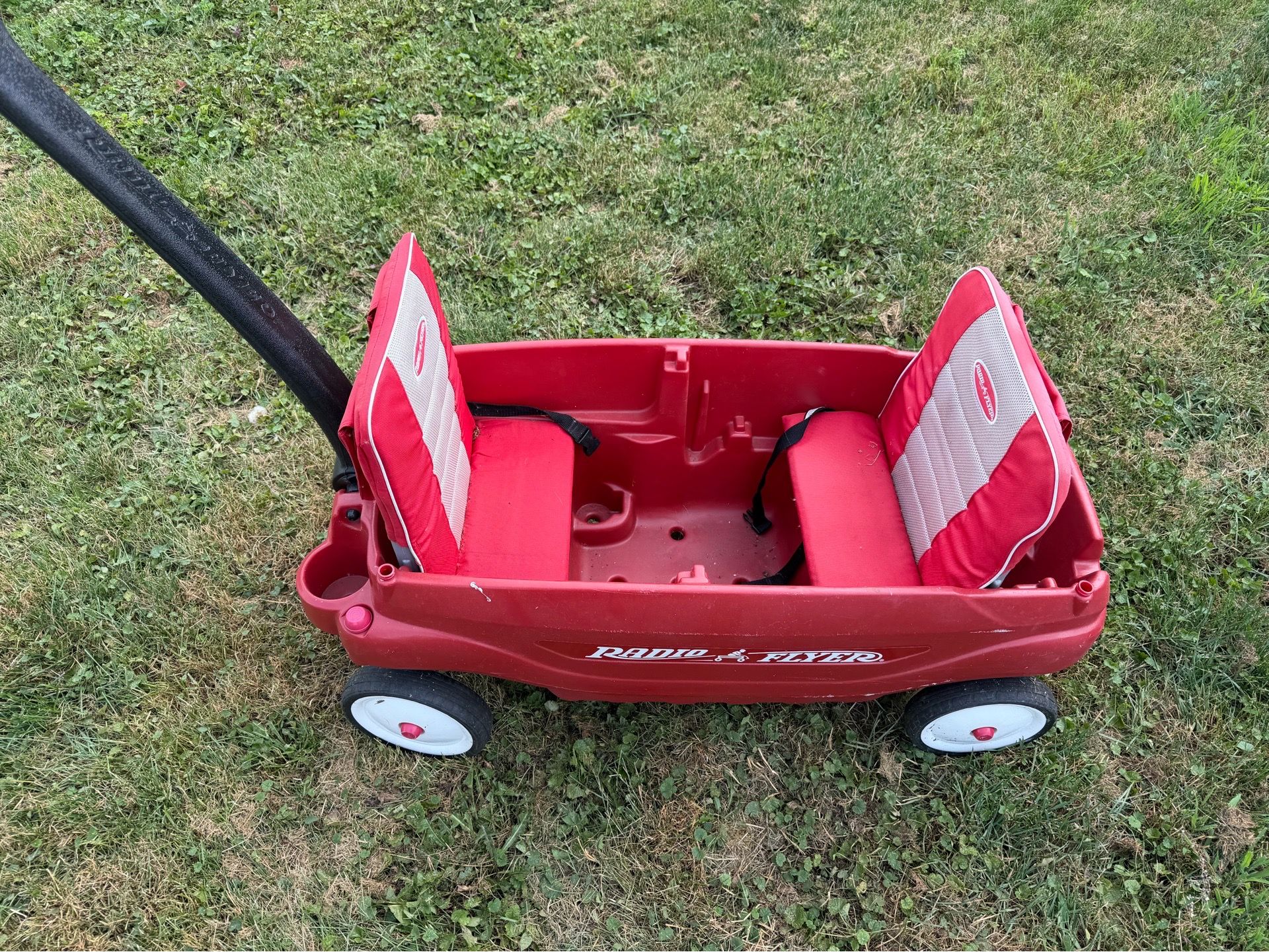 Radio Flyer Red Plastic Wagon - photo 2