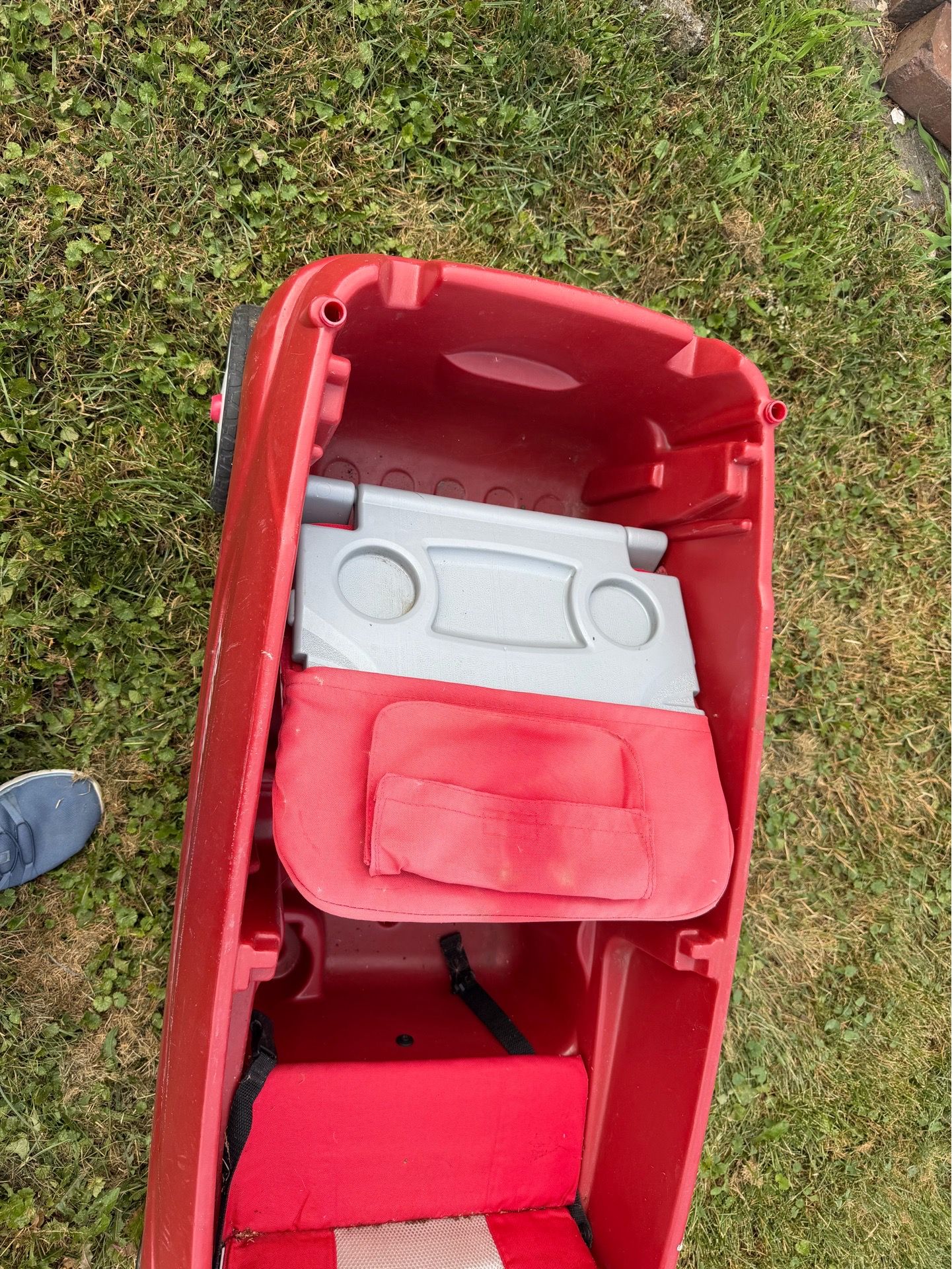 Radio Flyer Red Plastic Wagon - photo 5