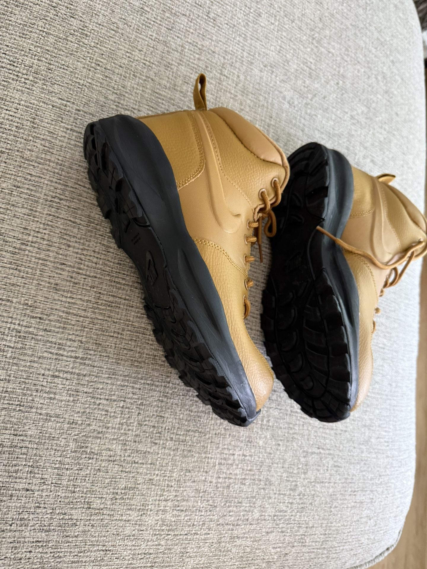 Nike Boots For Boys Size 6 - photo 4