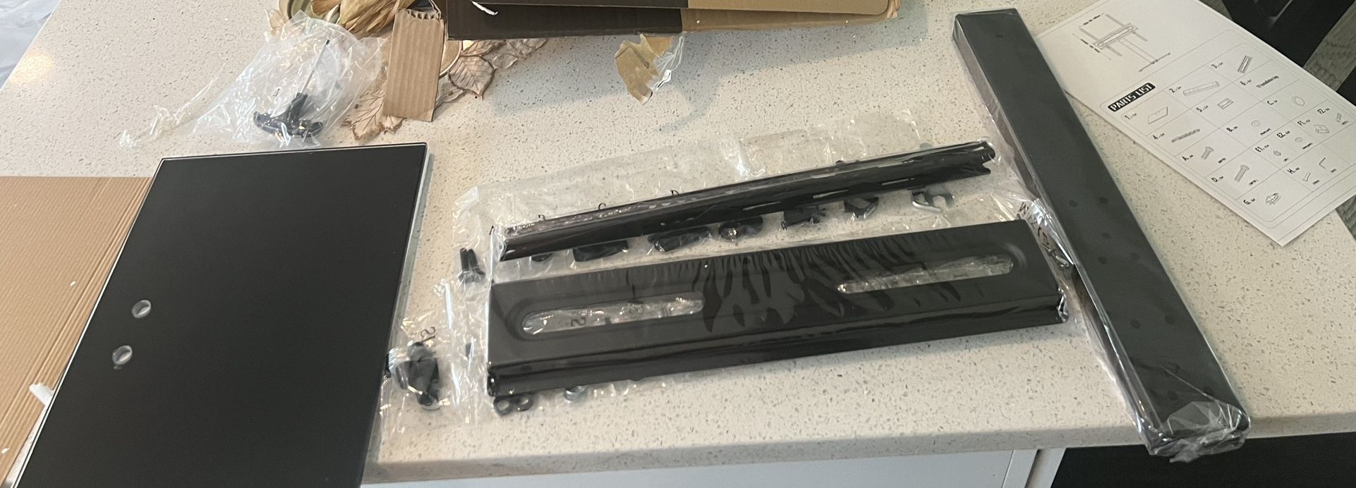Tv mount brand new can hold tvs of 27-60 inches
