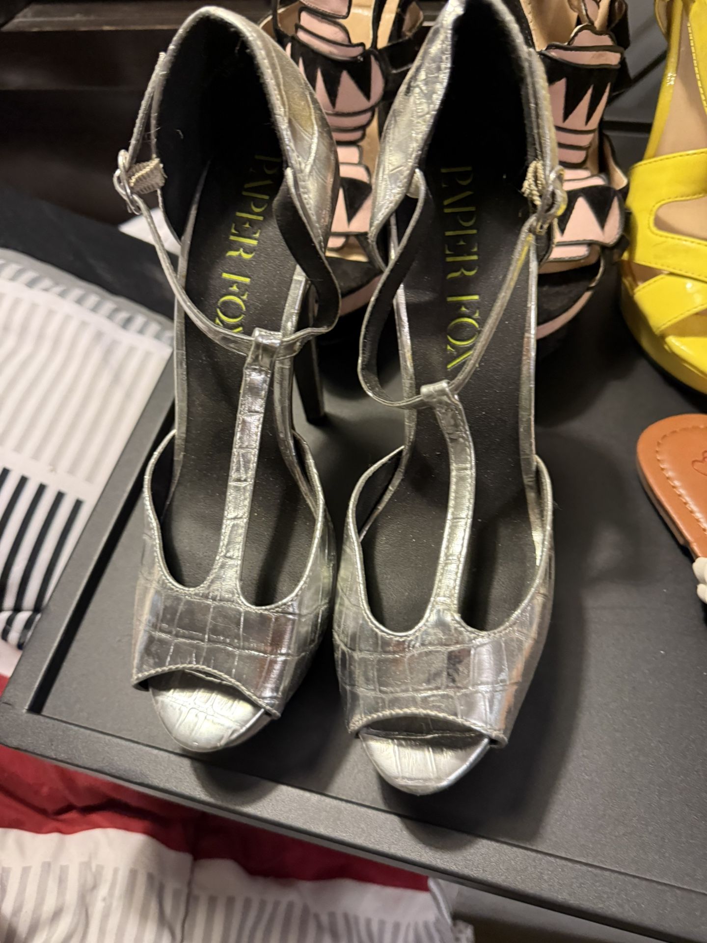 6 Pairs of Shoes - photo 5