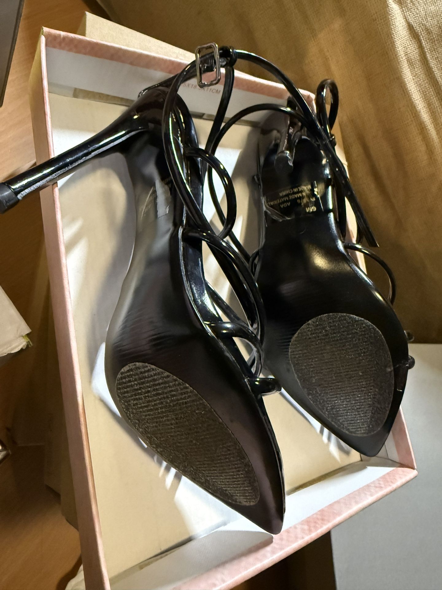 Cape Robbin Shoes Size 6 - photo 3