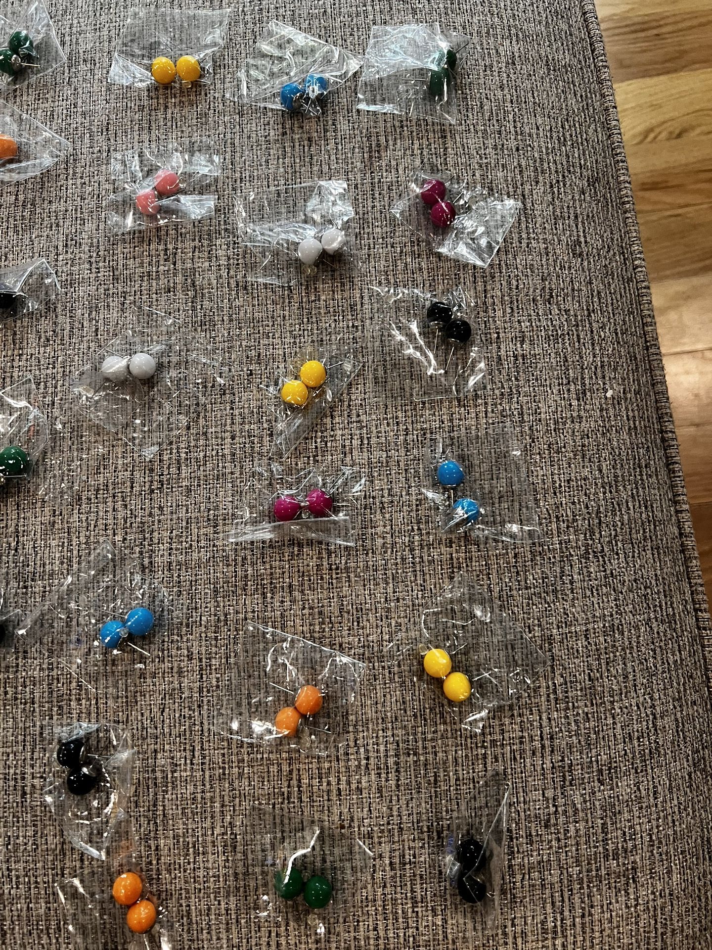 48 Pairs Of Earrings New - photo 4