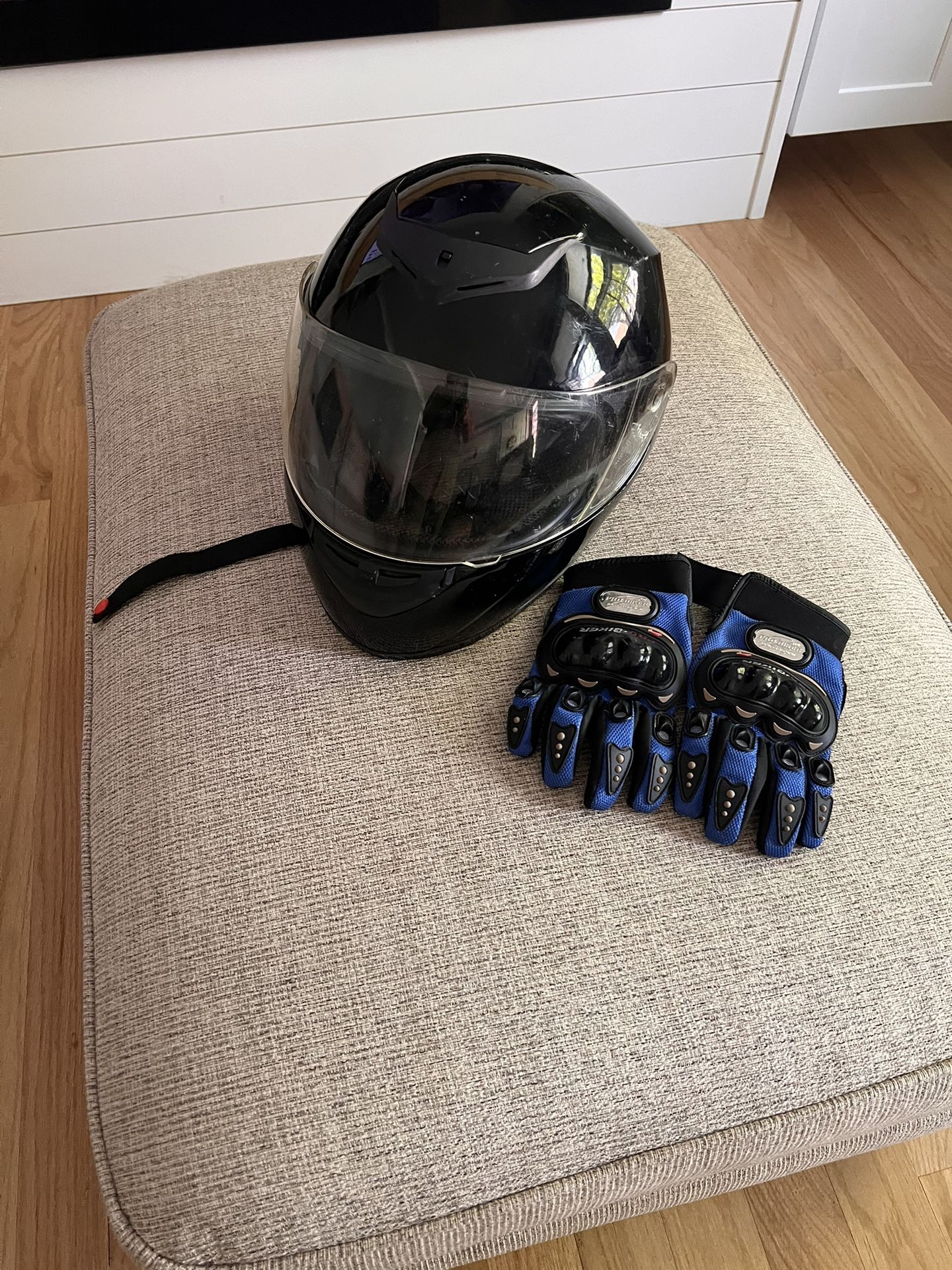 Helmet And Gloves Size M