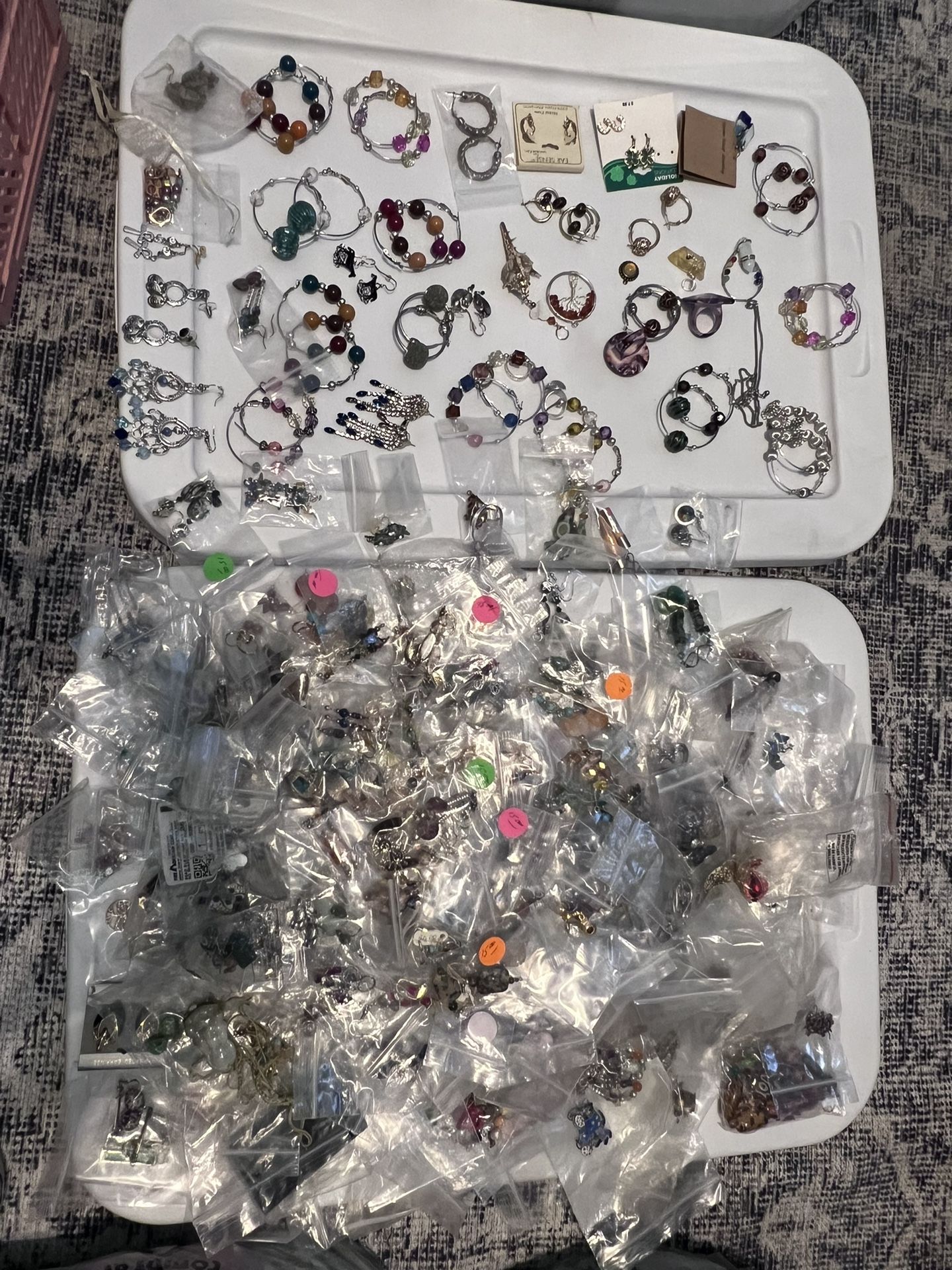 Jewelry Lot Over 100 Earrings Plus Pendants And Fashion Ring - photo 2