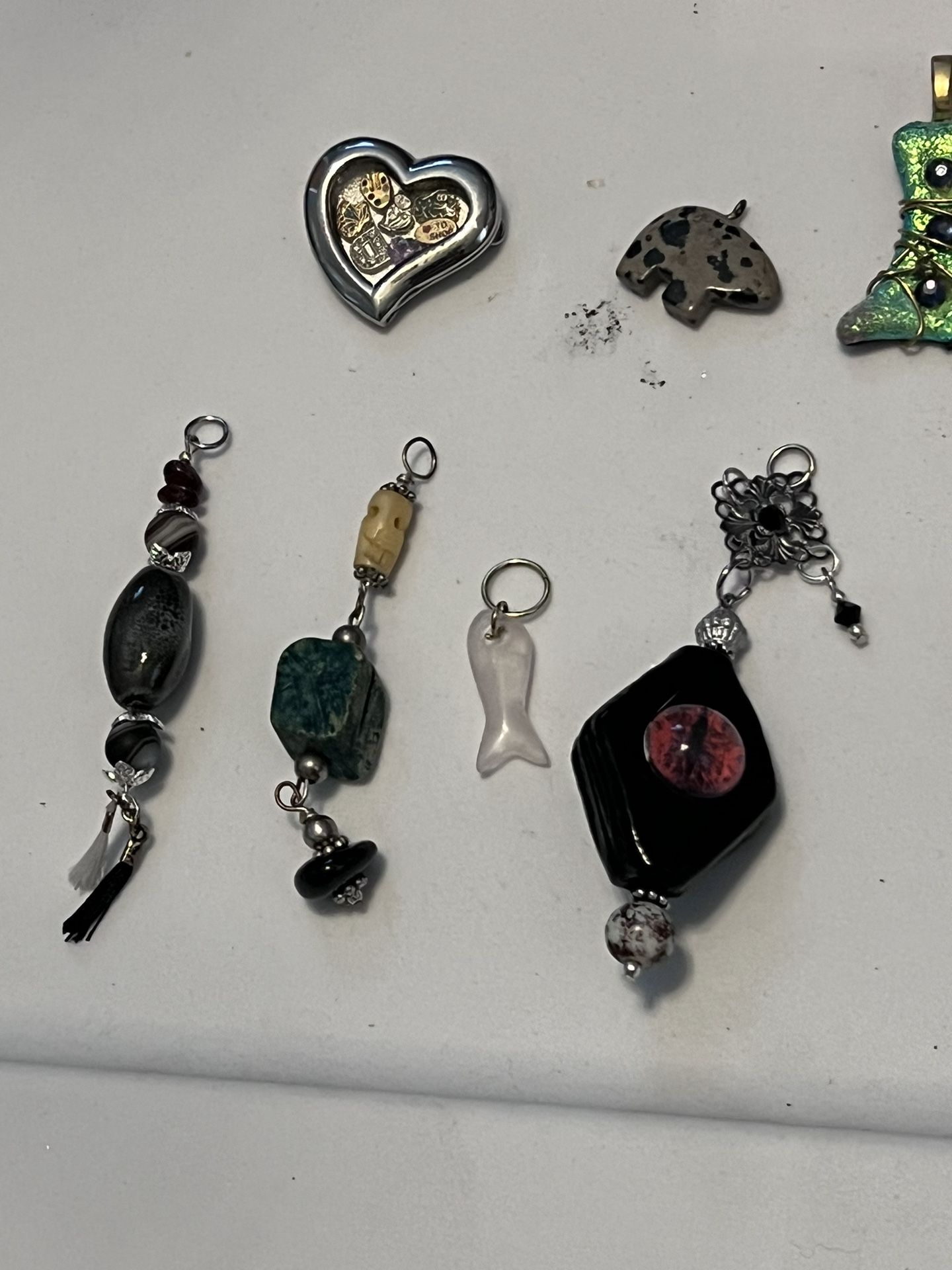 17 Pendants - photo 3
