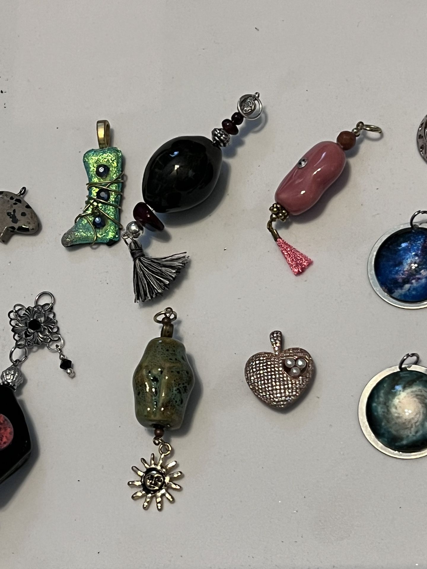 17 Pendants - photo 4