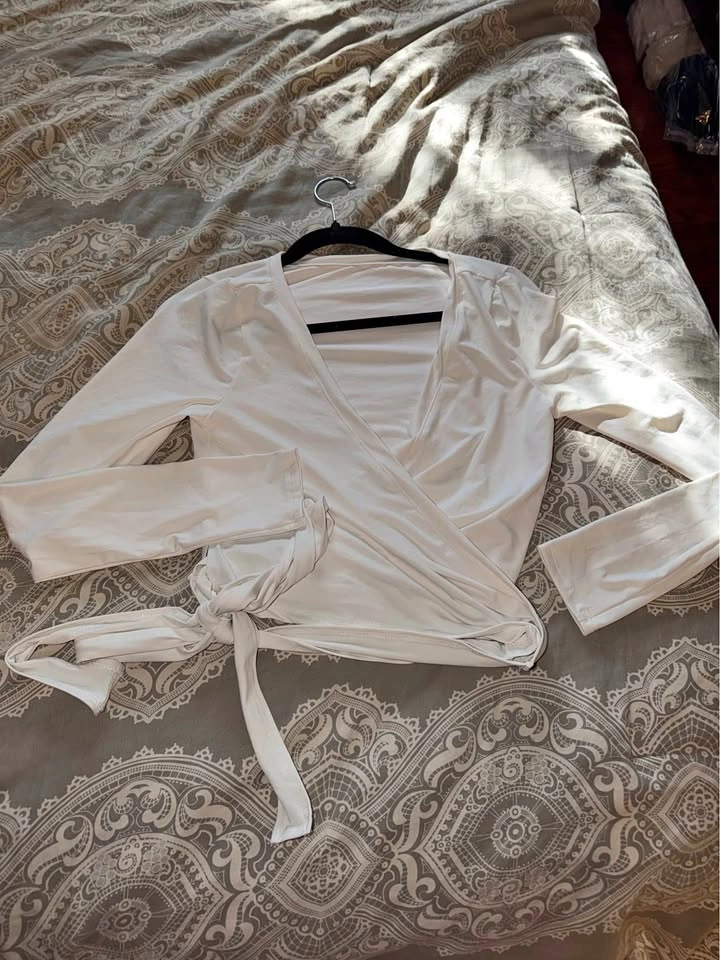 White wrap top, S