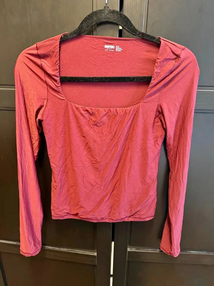 Aerie burgundy long sleeve, M