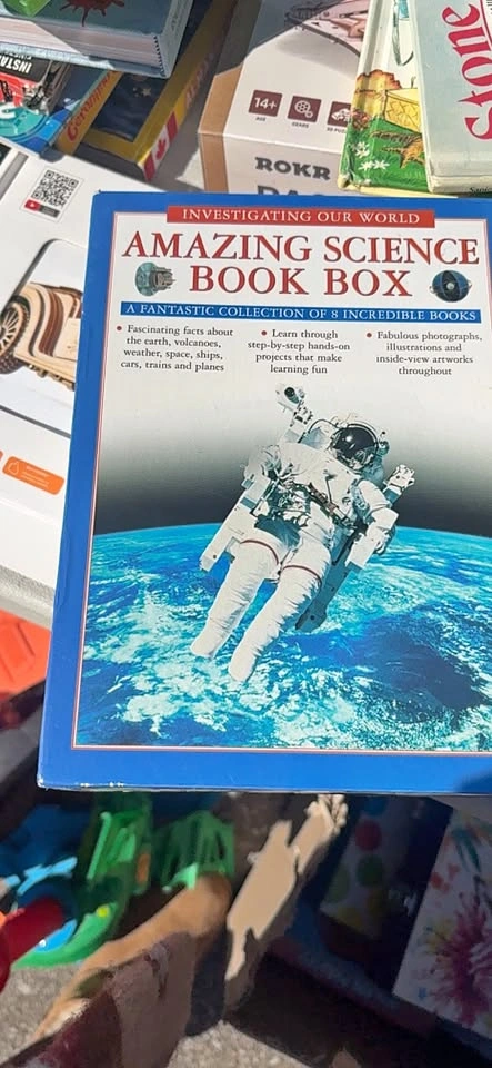 Amazing Science Book Box