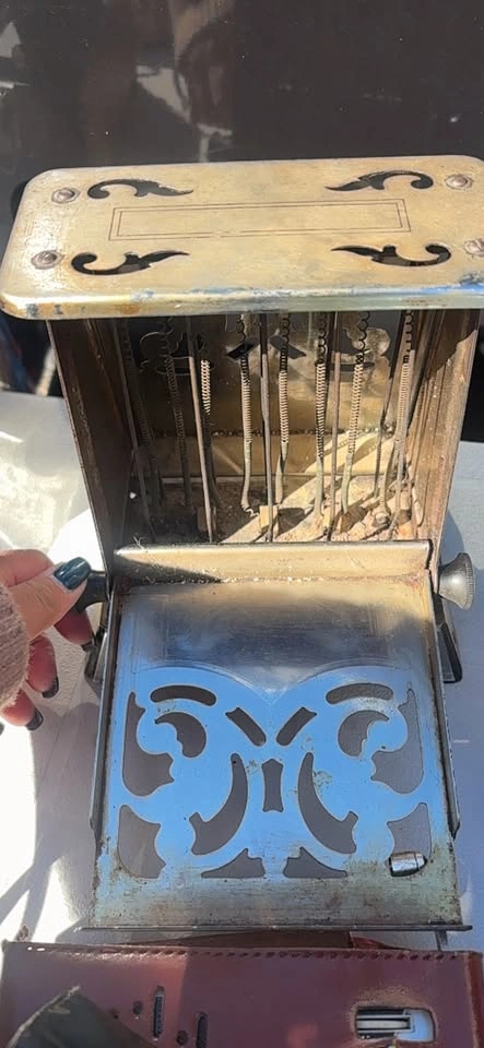 Vintage Antique Metal Toaster - photo 3
