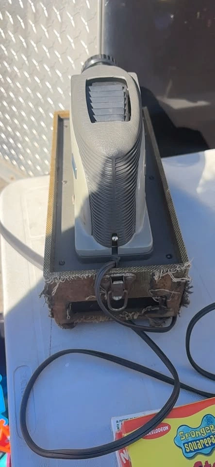 Vintage Bell & Howell Slide Projector - photo 3
