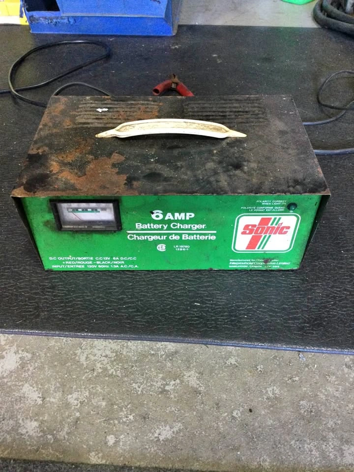 Sonic 6 Amp Battery Charger