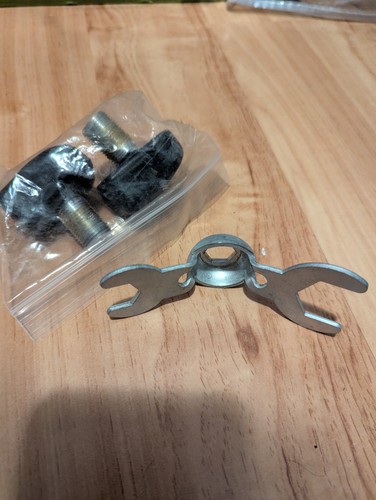 Quad skate short stem toe stops and multi tool