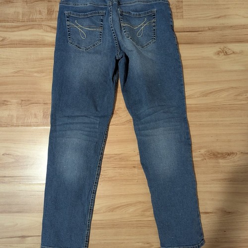 Jordache Embroidered Blue Jeans - photo 3
