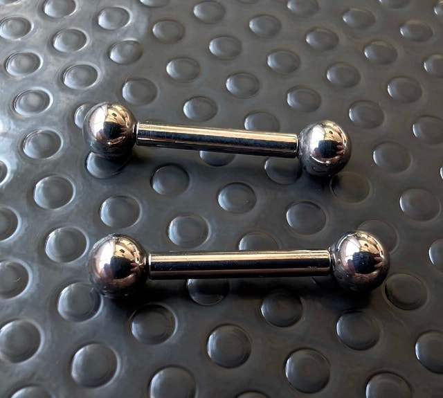 Neometal Titanium Threadless Nipple Barbells