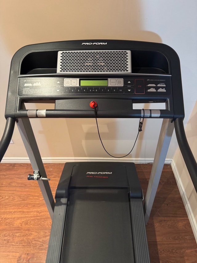 PRO-FORM 410 TRAINER Treadmill - photo 2