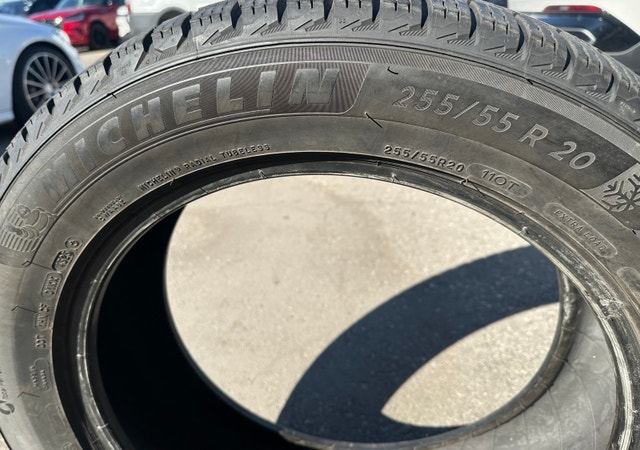 Michelin X-Ice Snow SUV 255/55R20 – Set of 4 – Like New
