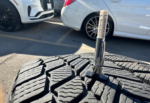Michelin X-Ice Snow SUV 255/55R20 – Set of 4 – Like New - photo 4
